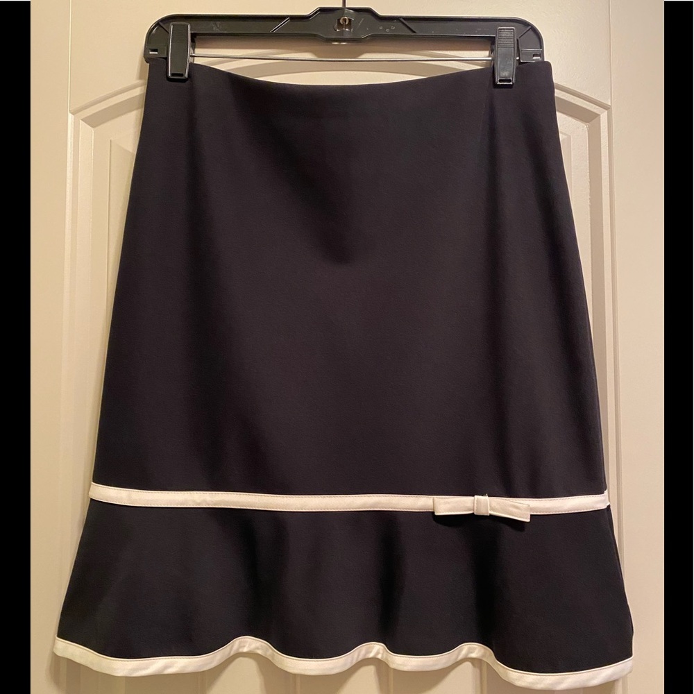 Express skirt with bow